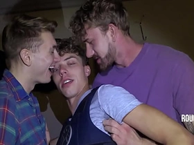 确保Law被我们干进小嫩屁眼 hot china asian gay sex videos