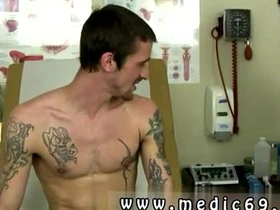 亚裔美国男同性恋色情明星全片 他感觉自己的男根 asian hostel boys gay sex videos